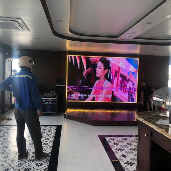 Màn hình LED quầy bar